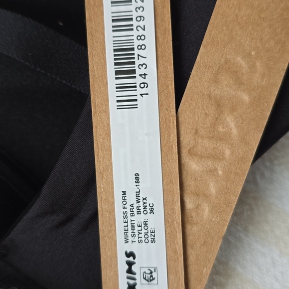 SKIMS Wireless Form Lightly Lined T-Shirt Bra Size:36C Onyx - Picture 3 of 5